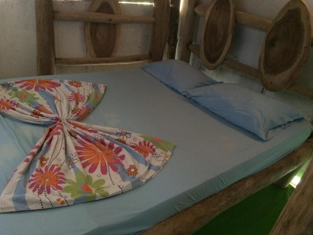 Playa Arrecifes Cabana Camping Cartagena
